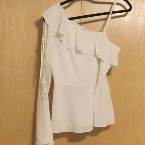 Chelsea And Walker Alina One-Shoulder Silk Top - Picture 2 of 10